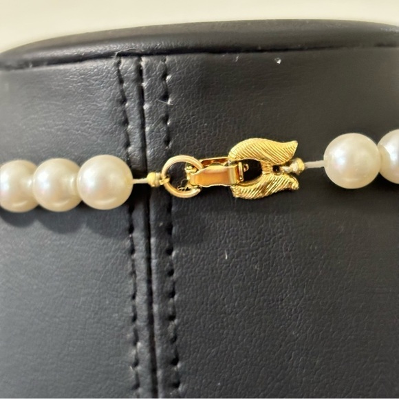 Vintage glass faux pearls graduated design - Picture 3 of 6